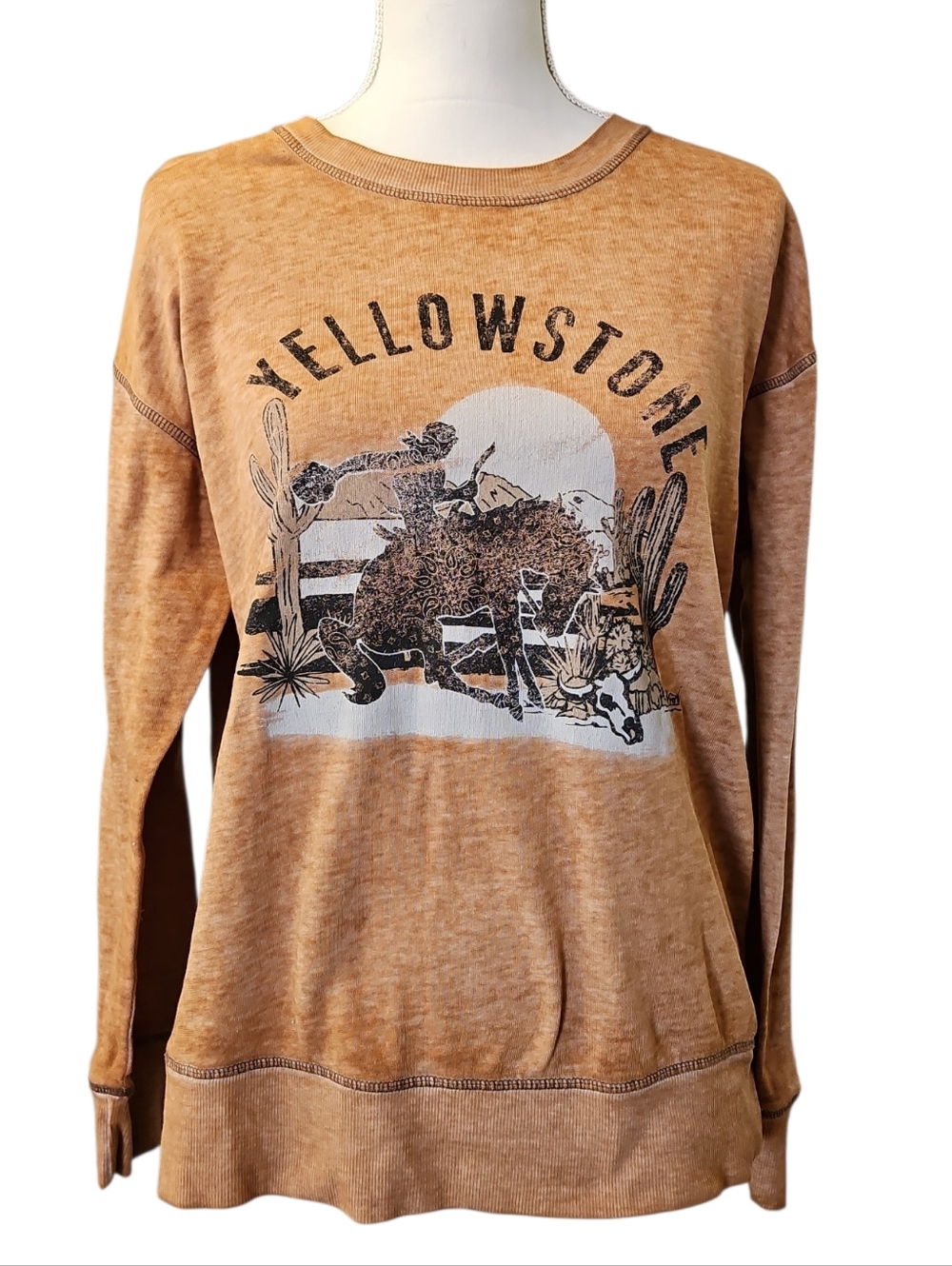 Yellowstone Graphic Pullover in Distressed Brown Horse Cowgirl Size Medium